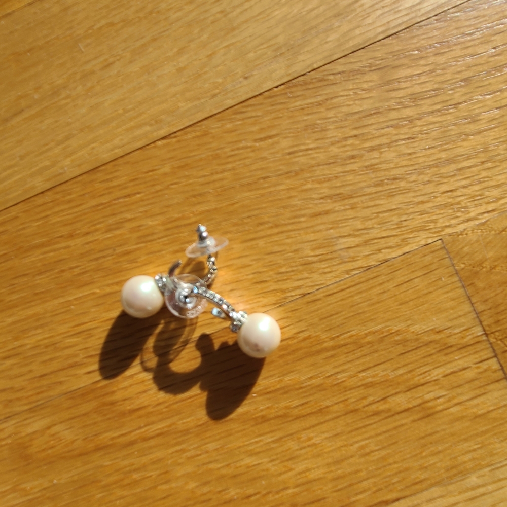 Elegant Pearl and Silver Women's Earrings